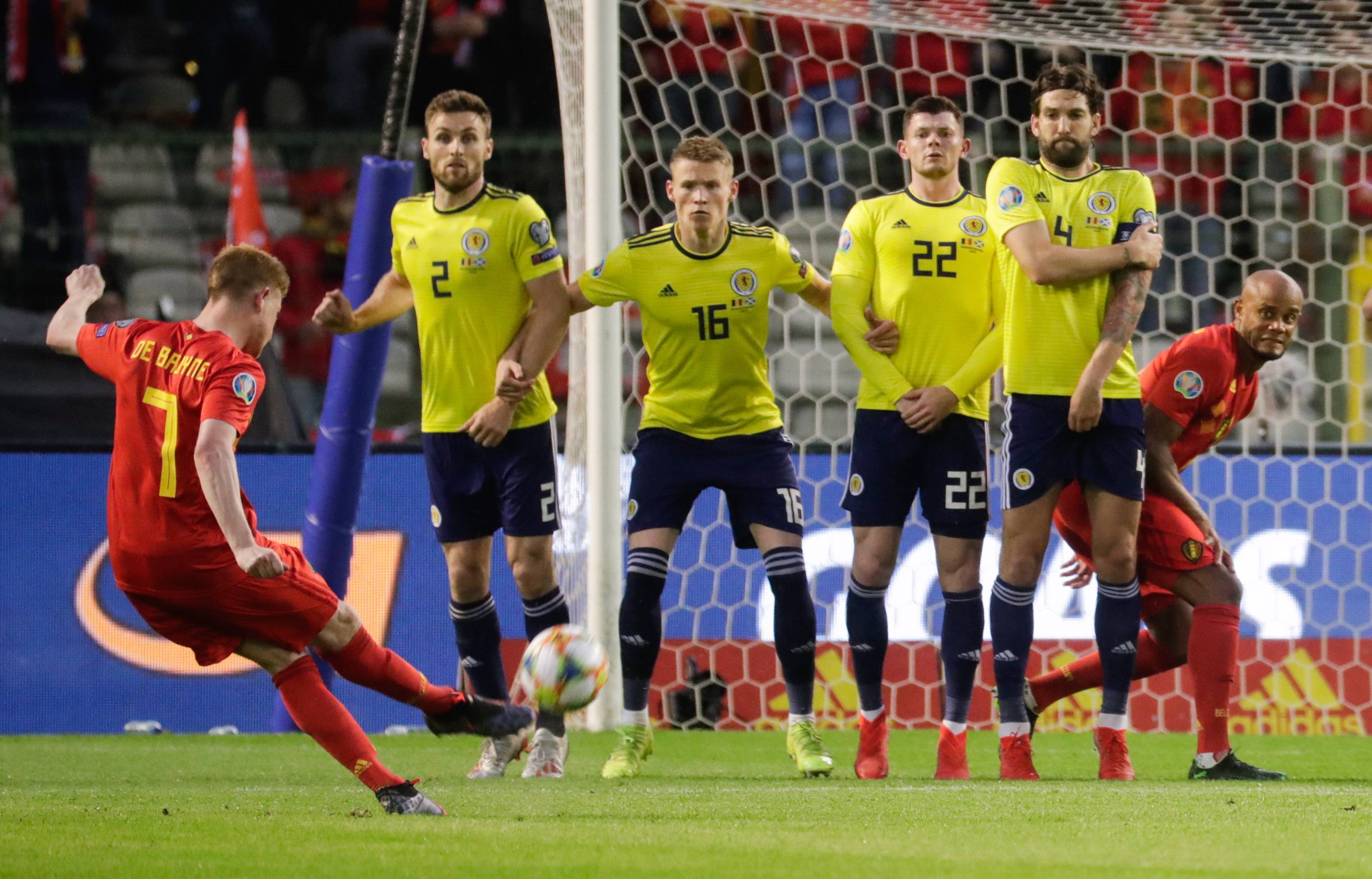 球迷欢呼雀跃!欧国联赛席卷全球的简单介绍 球迷欢呼雀跃!欧国联赛席卷全球的简单介绍