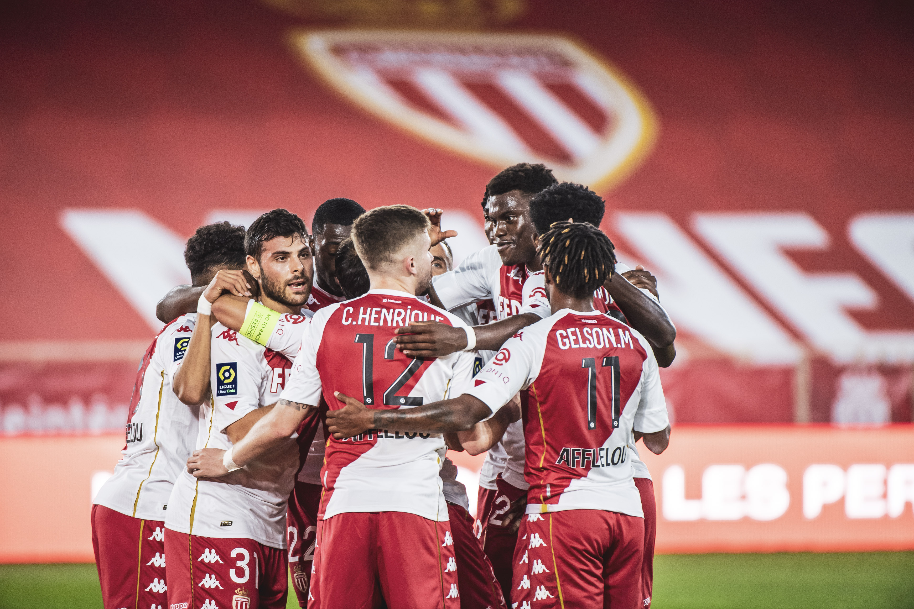 开云体育官方入口-波尔多后卫神勇抢断，助球队客场获胜