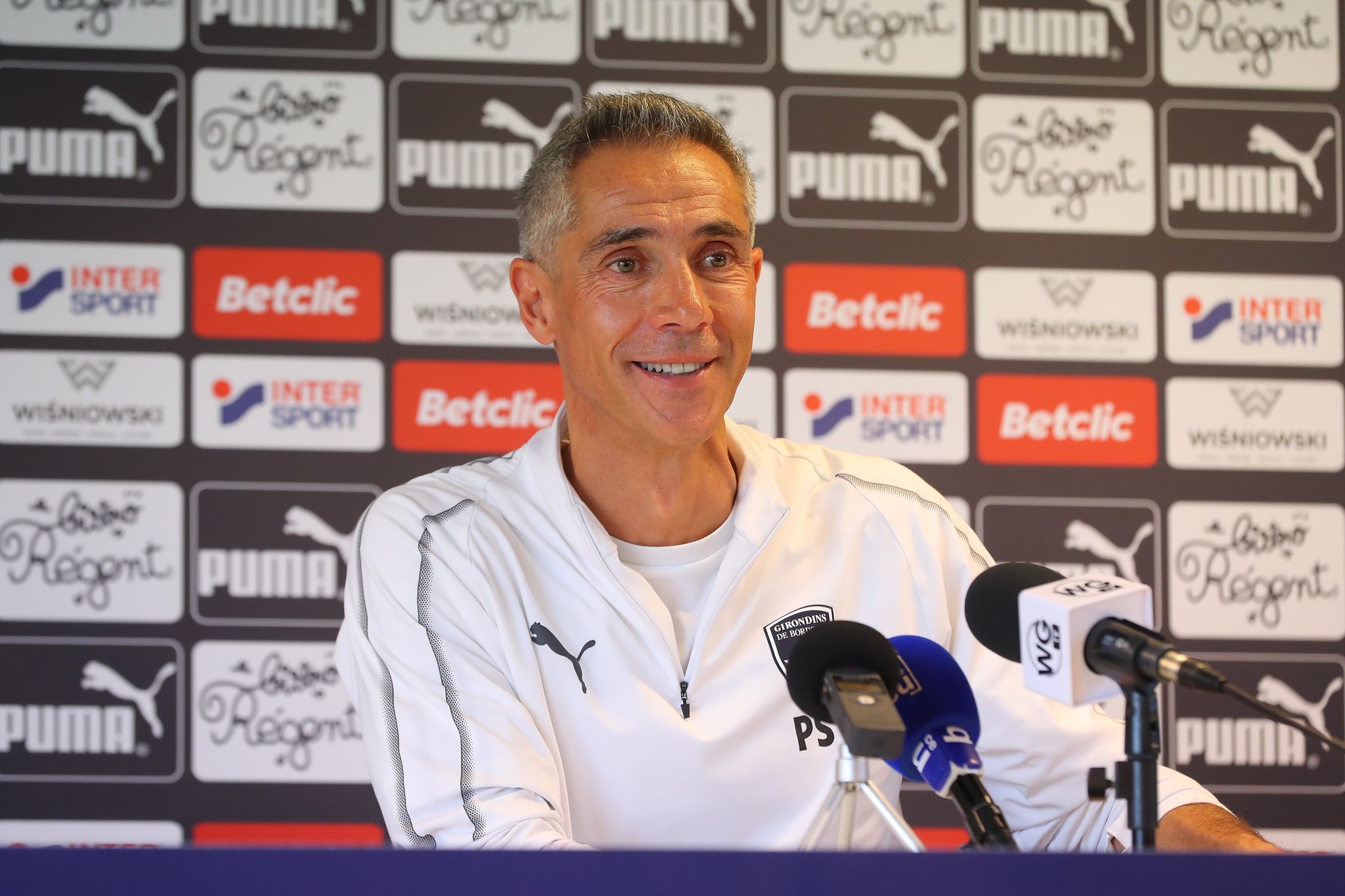 波尔多后卫神勇抢断,助球队客场获胜 波尔多后卫神勇抢断,助球队客场获胜