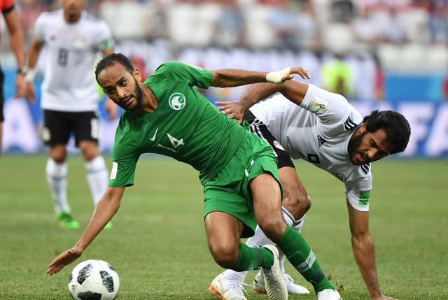 关于沙特阿拉伯队在阿拉伯盃赛场遭遇困境，战绩不佳的信息