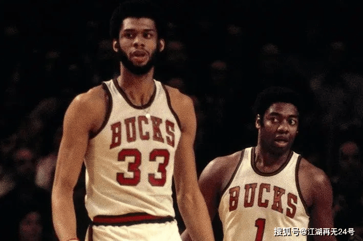 实力对比悬殊，球队在场上展现出色默契的简单介绍