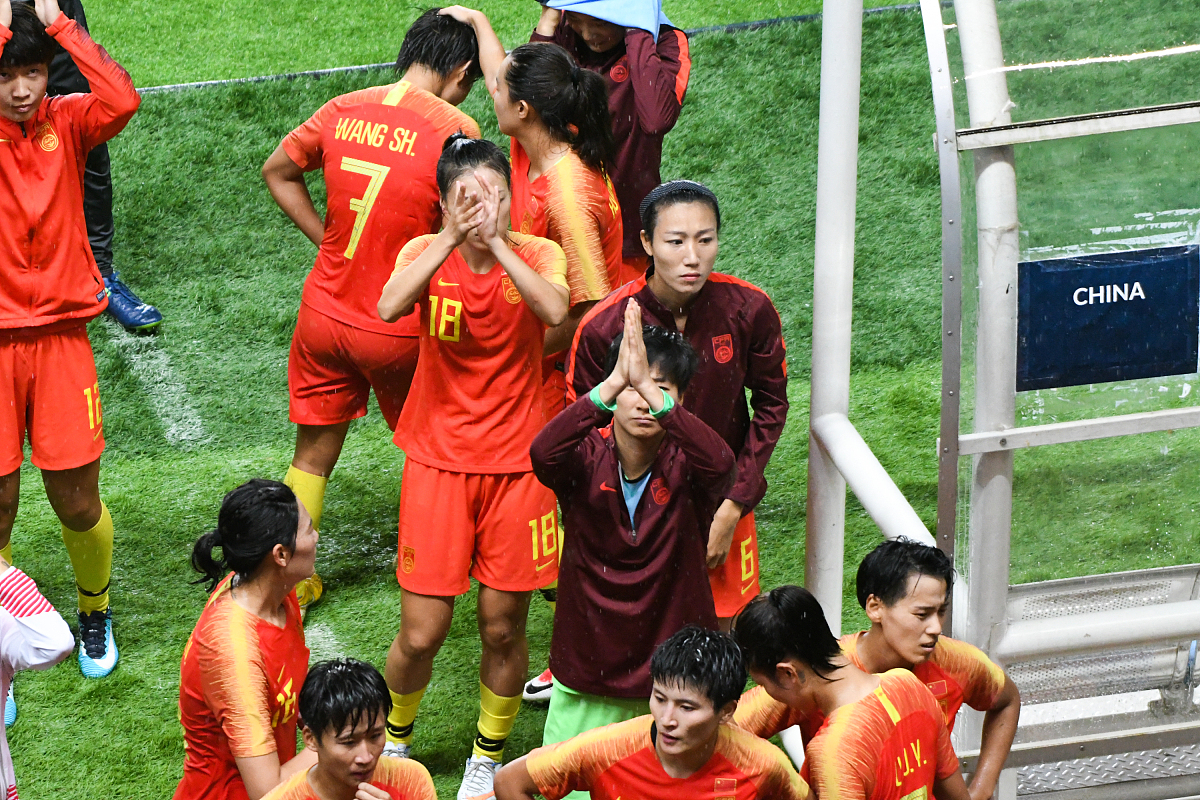 开云体育官网-津巴布韦女足队员全力备战，争夺胜利的简单介绍