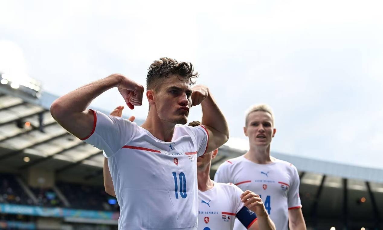 开云体育登录入口-捷克队在国际足球赛事中取得成功