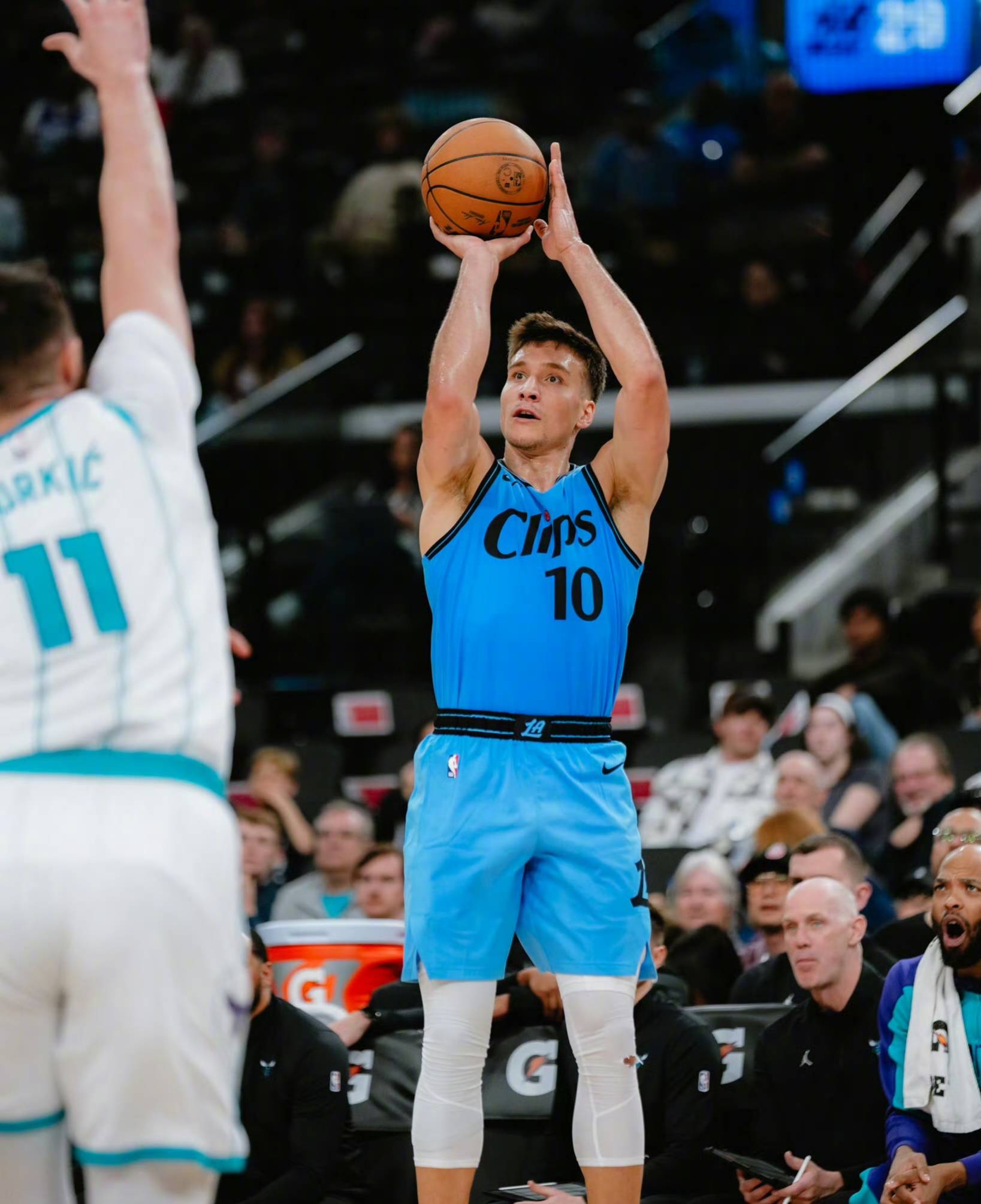 快船主场遭遇惨败，客场迎来三连胜的简单介绍