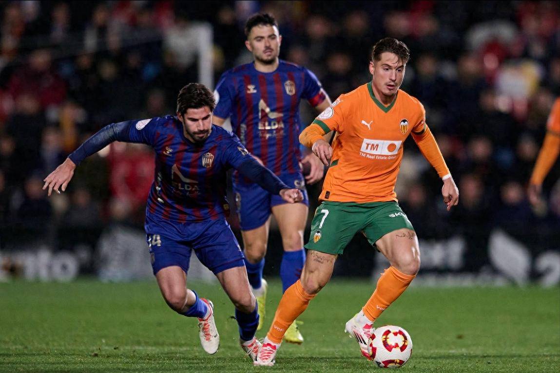 瓦伦西亚中场连续两场破门，增加统治力