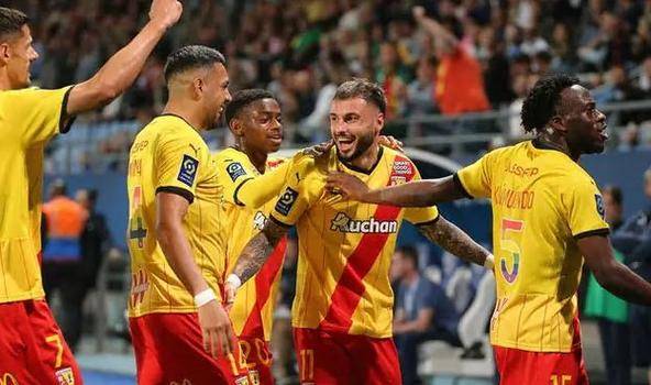 圣埃蒂安客场击败桑普，继续追赶领先者的简单介绍