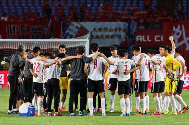 亚洲足球亚冠联赛季后赛开战，各队志在夺冠