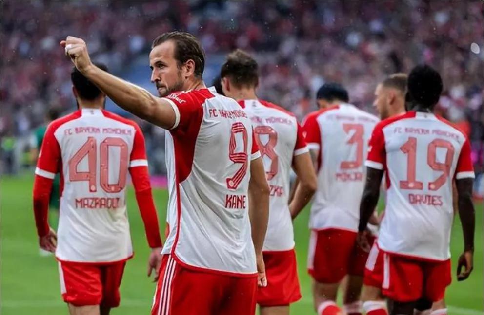 包含巴伐利亚德比战，拜仁慕尼黑告捷的词条