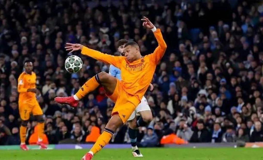 开云体育官网-赛场进球瞬间回放，经典瞬间重温再现