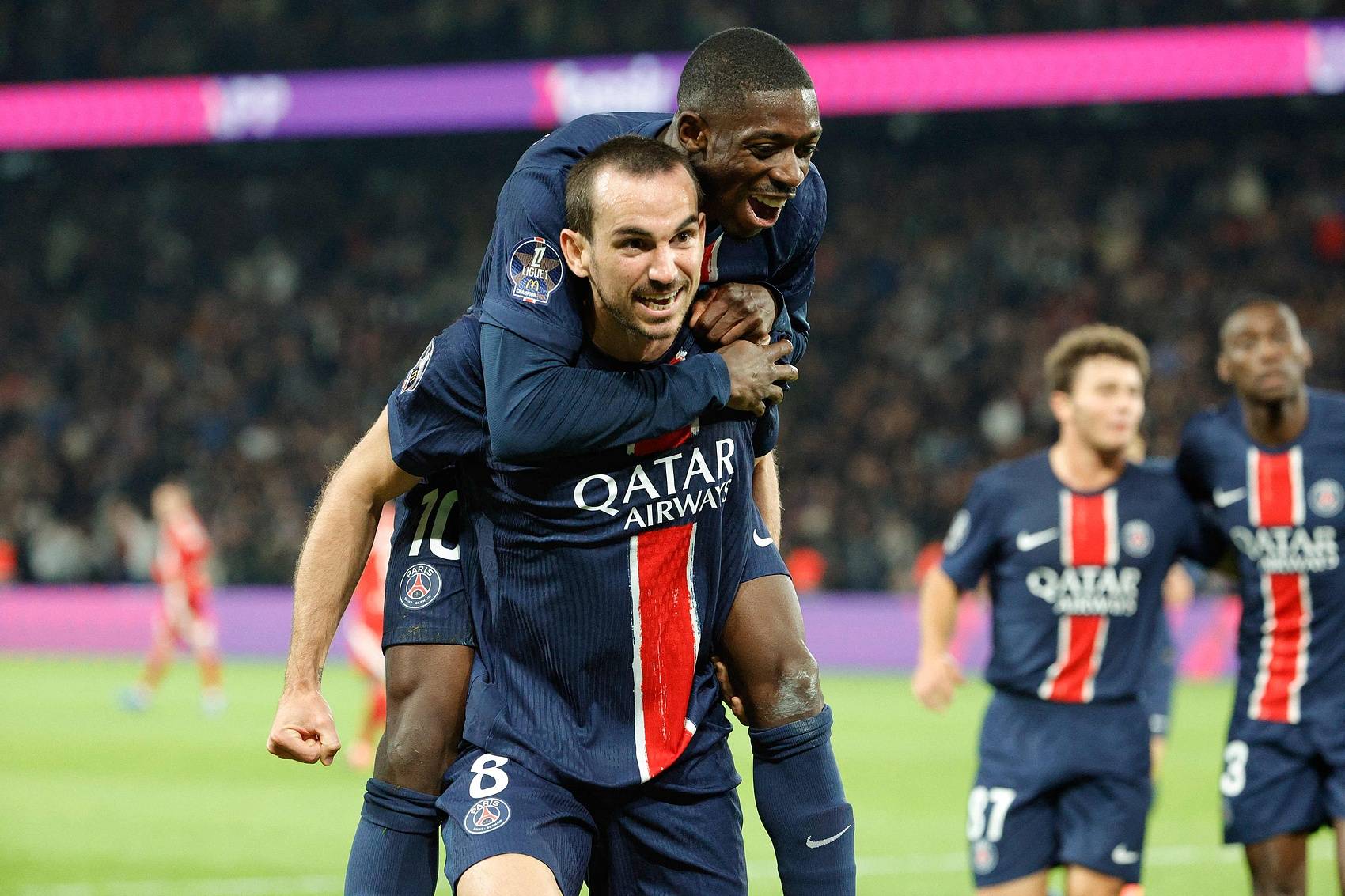 包含巴黎圣日耳曼力克对手，法甲榜首犹在的词条