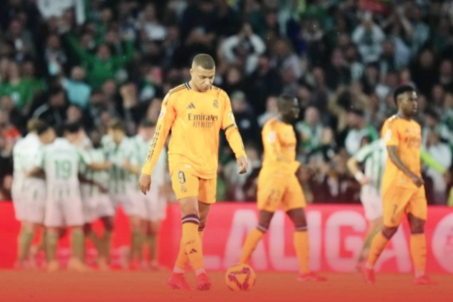 开云体育官方入口-关于皇马主场不敌，积分榜排名下滑至第六的信息