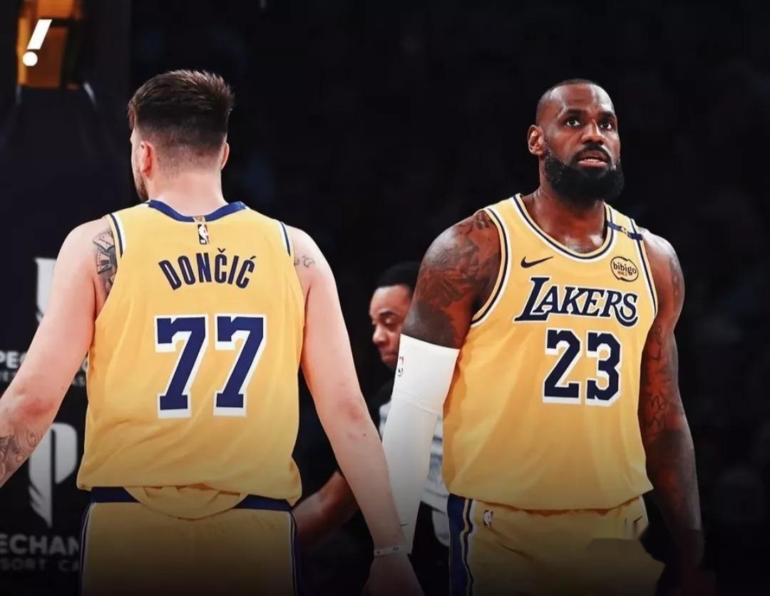 沙尔克陷入困境，主教练面临压力的简单介绍