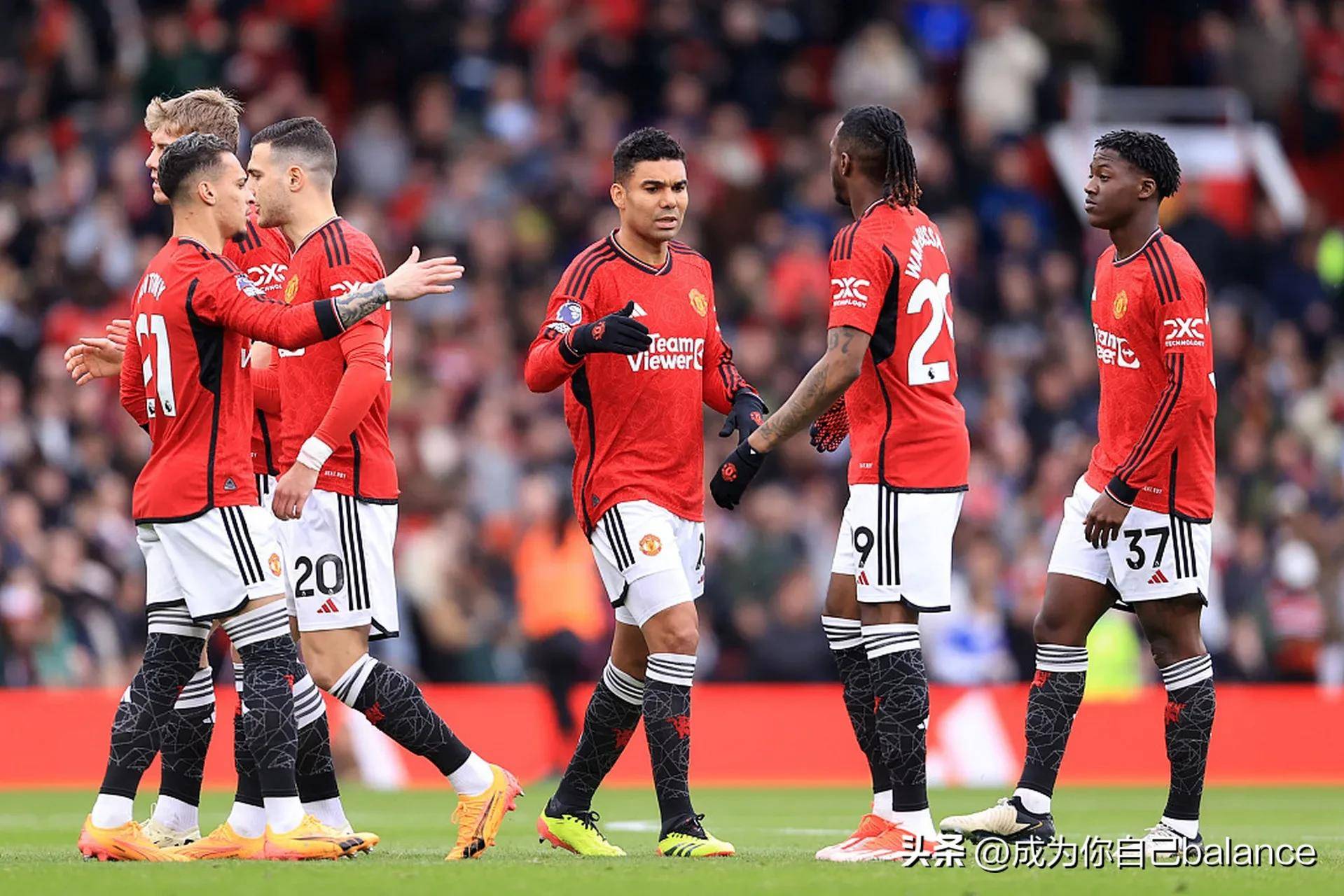 开云体育-曼联客场击败埃弗顿，继续保持前四位置