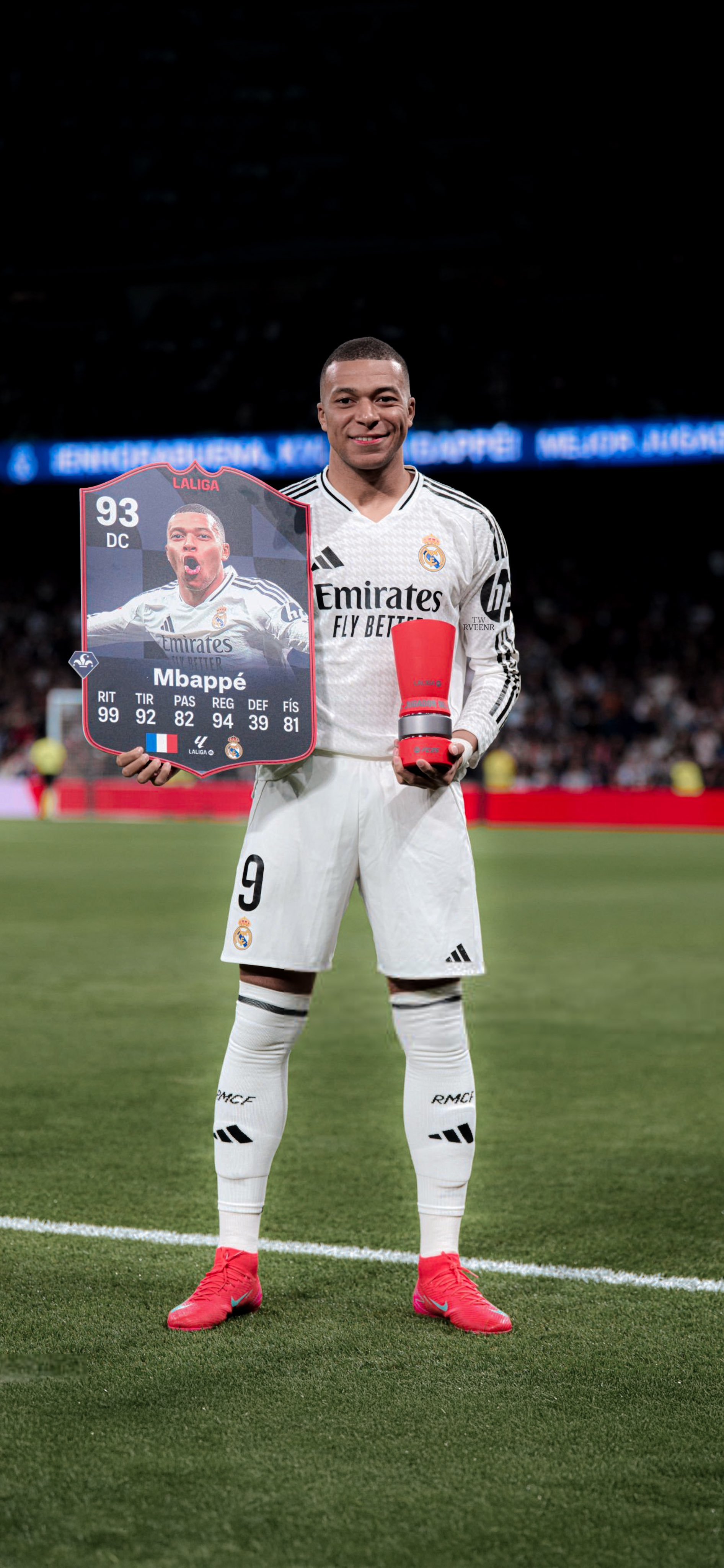 包含皇家马德里继续高居巅峰,捧起欧冠冠军奖杯,一战燃名的词条 包含皇家马德里继续高居巅峰,捧起欧冠冠军奖杯,一战燃名的词条