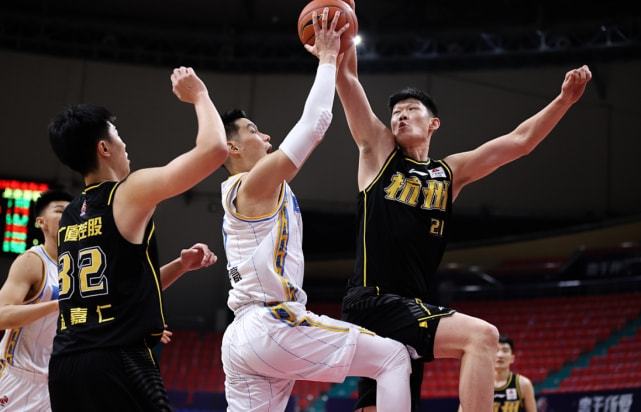 包含盼重回赛场队员备战要擒冠军加油的词条