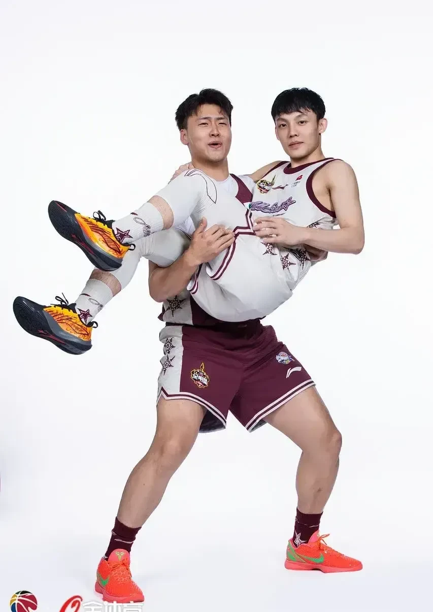 开云体育网页版-新疆男篮在广东队不敌，遗憾败北