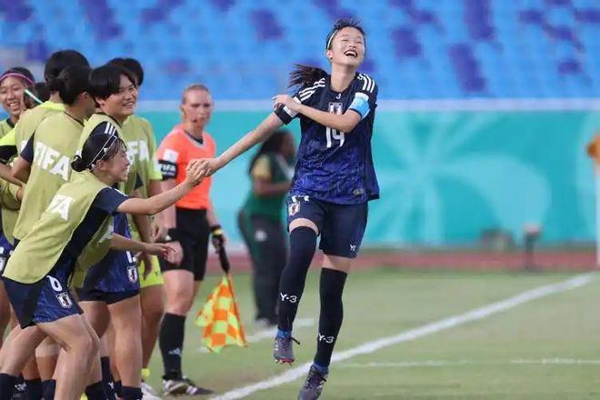 开云体育入口-精彩巅峰对决:女足赛场上演精彩一幕的简单介绍