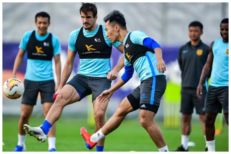 包含困境突破团结一心,球队气势如虹的词条 包含困境突破团结一心,球队气势如虹的词条