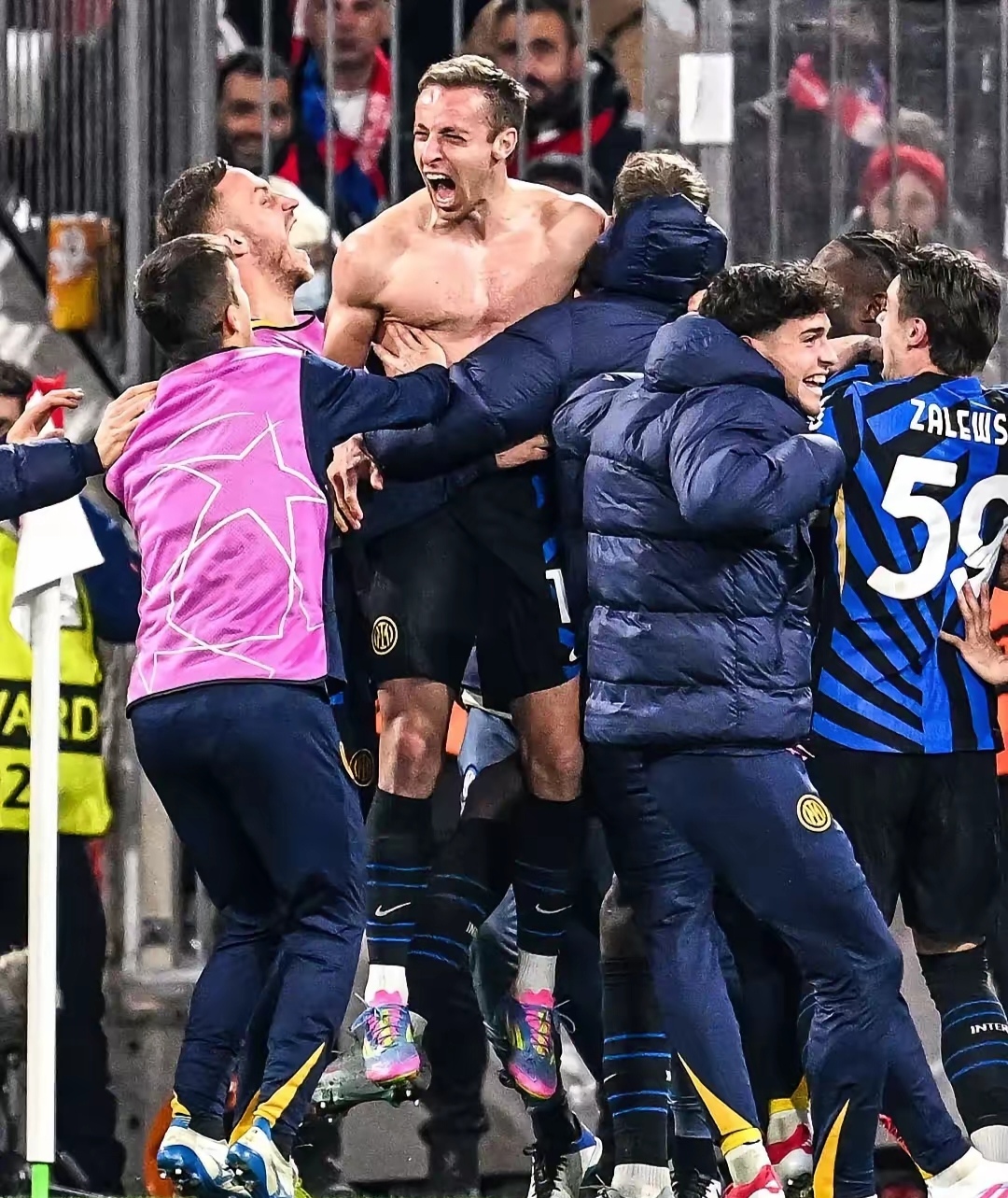 开云体育官方登录入口-拜仁慕尼黑防线神勇,连续多场零封对手