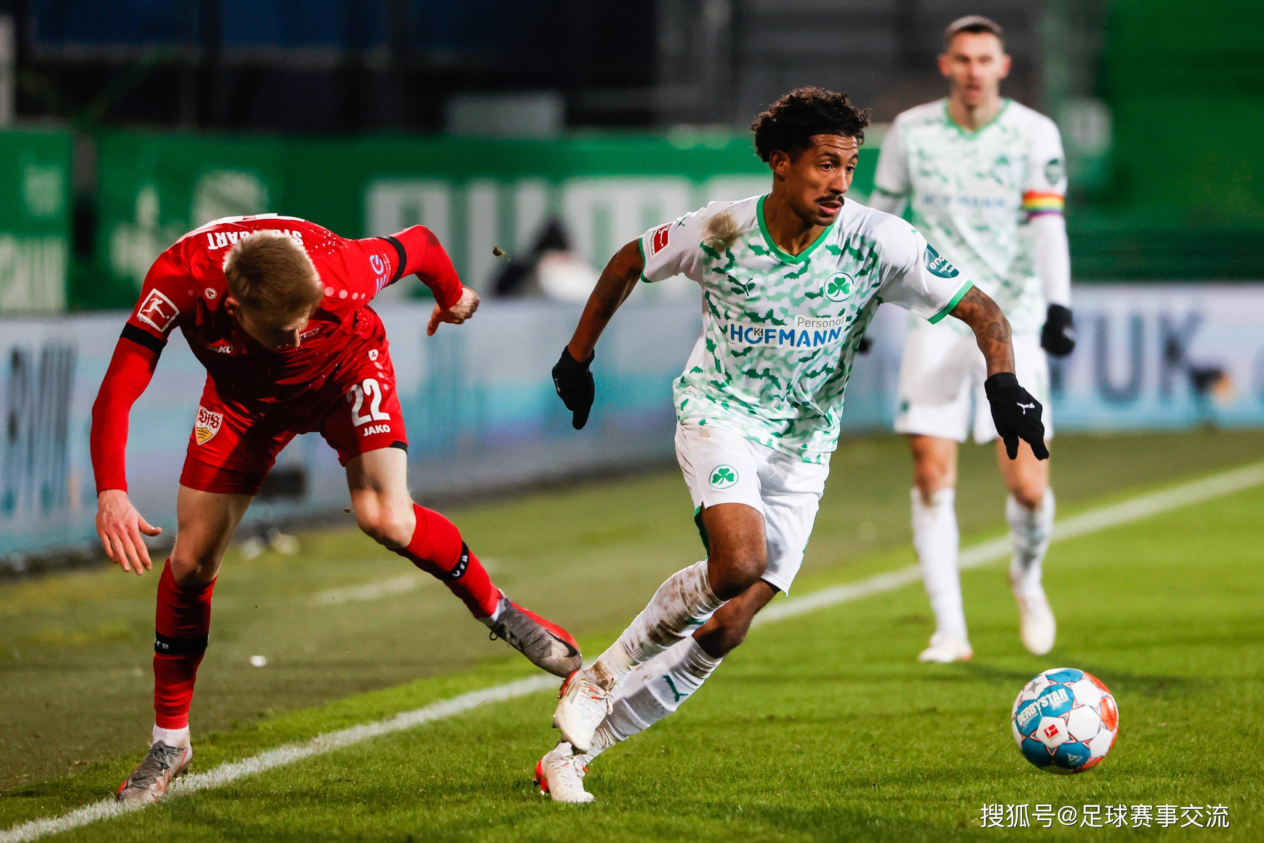 包含汉诺威客场逼平科隆，表现稳健的词条