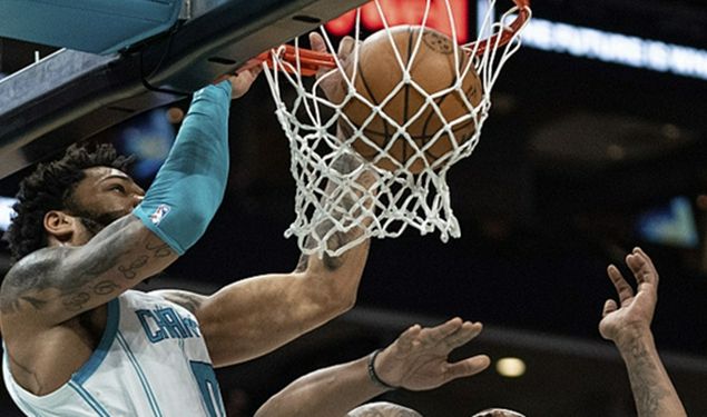 老鹰客场战胜黄蜂,取得两连胜 老鹰客场战胜黄蜂,取得两连胜