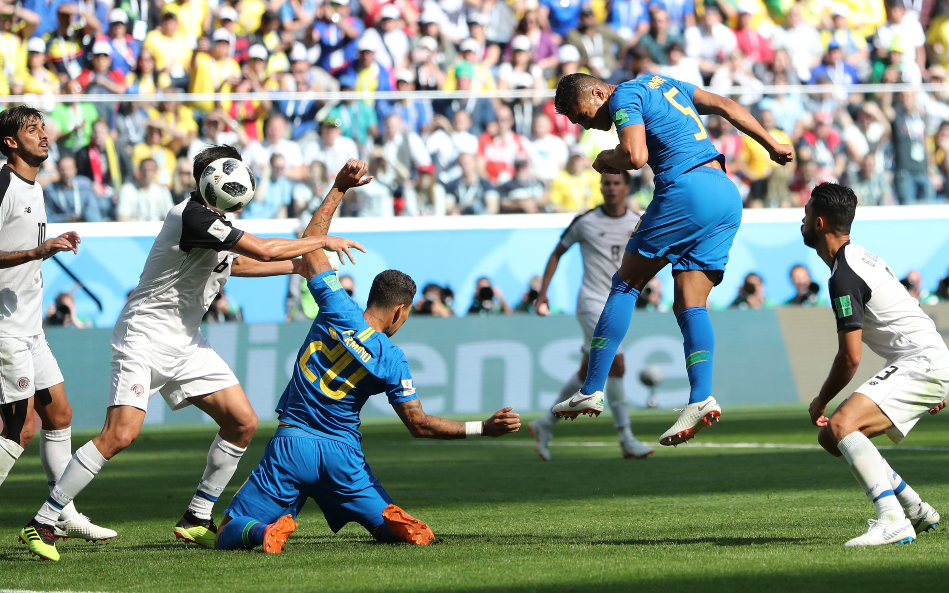 意大利足球赛场上的精彩瞬间 意大利足球赛场上的精彩瞬间