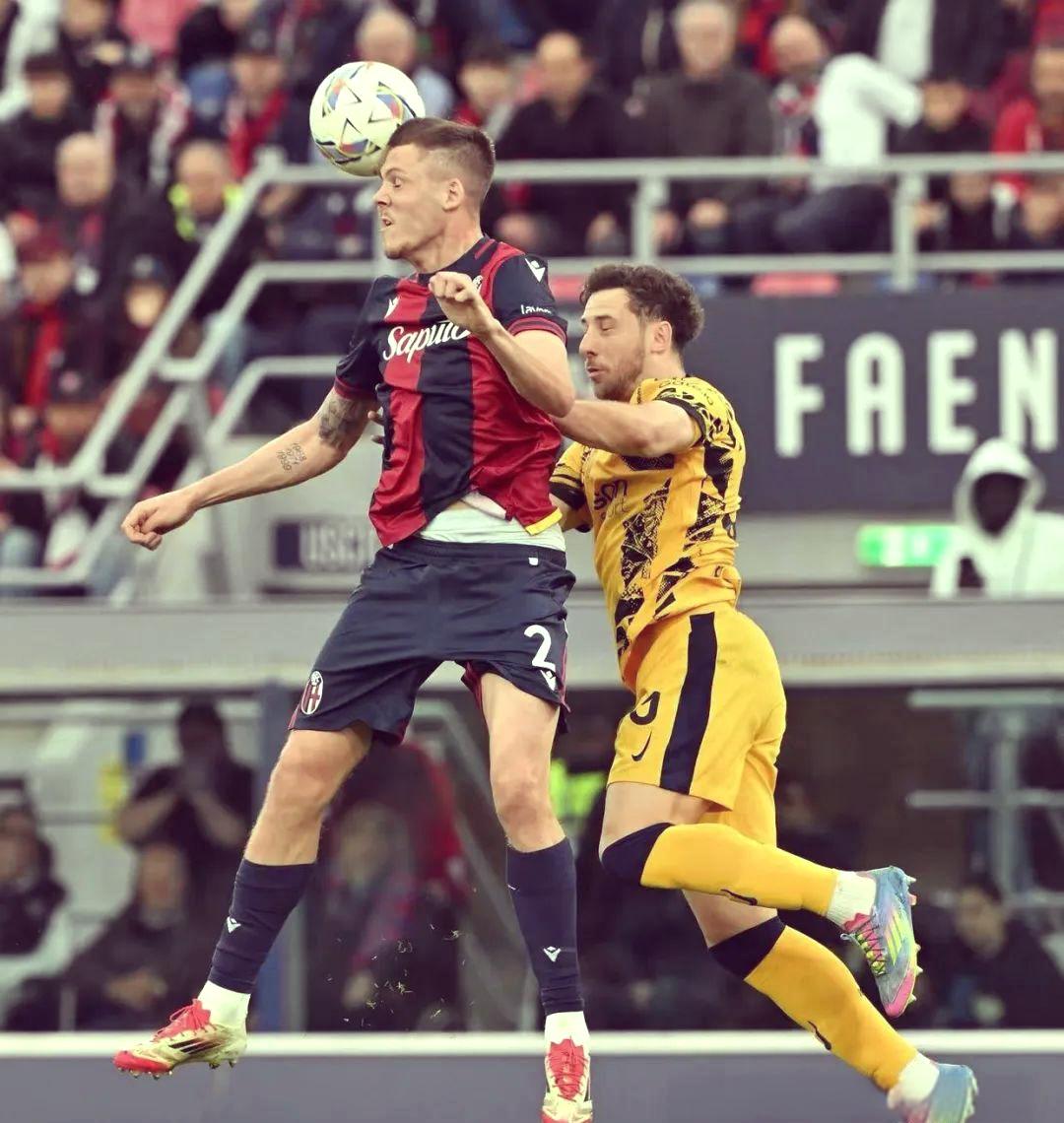 开云体育登录-欧洲名将转会传闻纷纷，各队争夺激烈进行的简单介绍