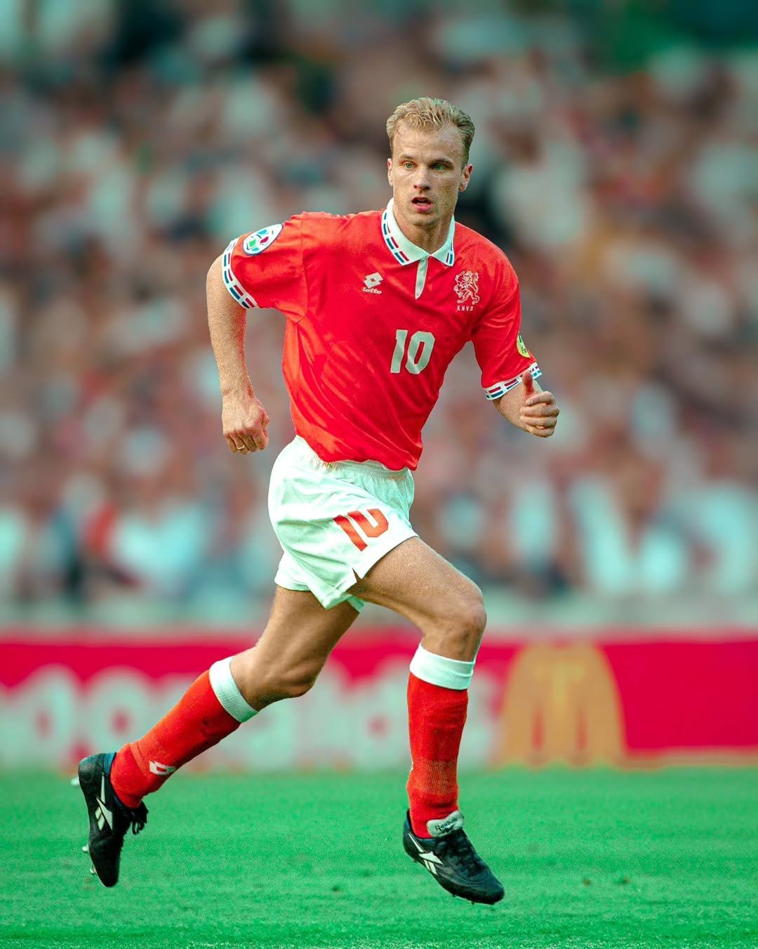 开云体育官网入口-荷兰选手突破重围,晋级国际比赛半决赛