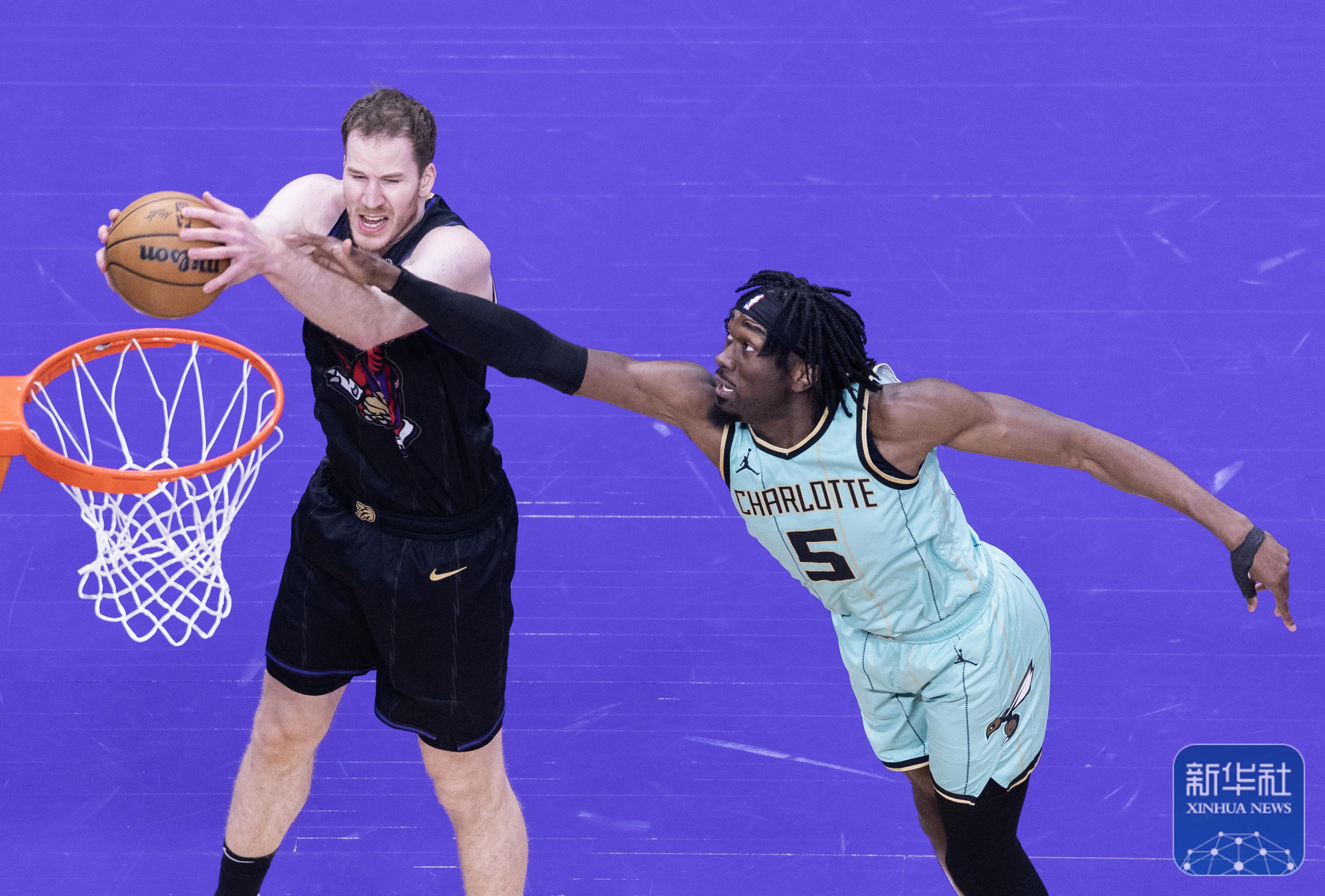 开云体育入口-猛龙完胜凯尔特人，取得两连胜