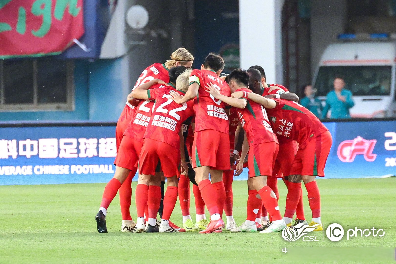 开云体育官方入口-足坛巨星重回赛场，再度证明实力战胜对手登上巅峰的简单介绍