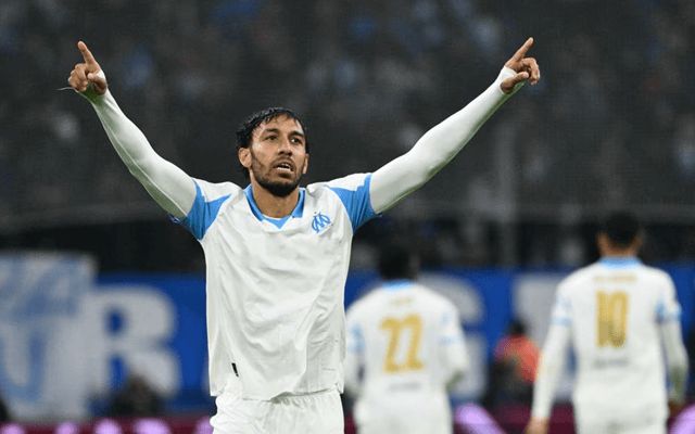 包含马赛队客场不敌对手，法甲前景堪忧的词条